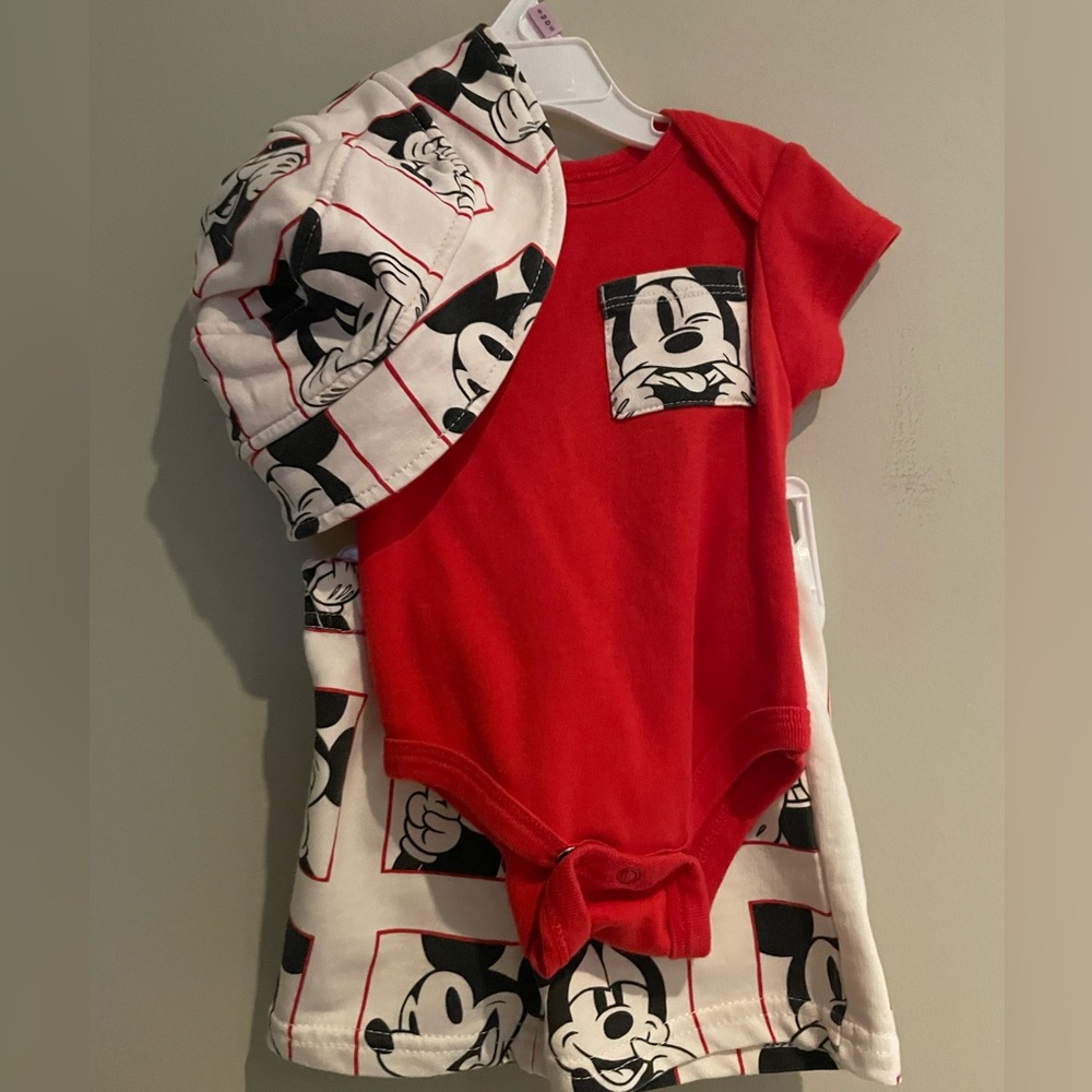 🐭Disney Mickey 4 Piece Outfit